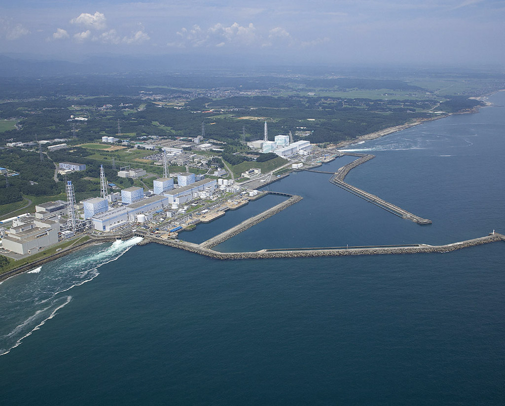 http://yoshi-tex.com/Fuku1/FukushimaDaiichiTEPCO.jpg